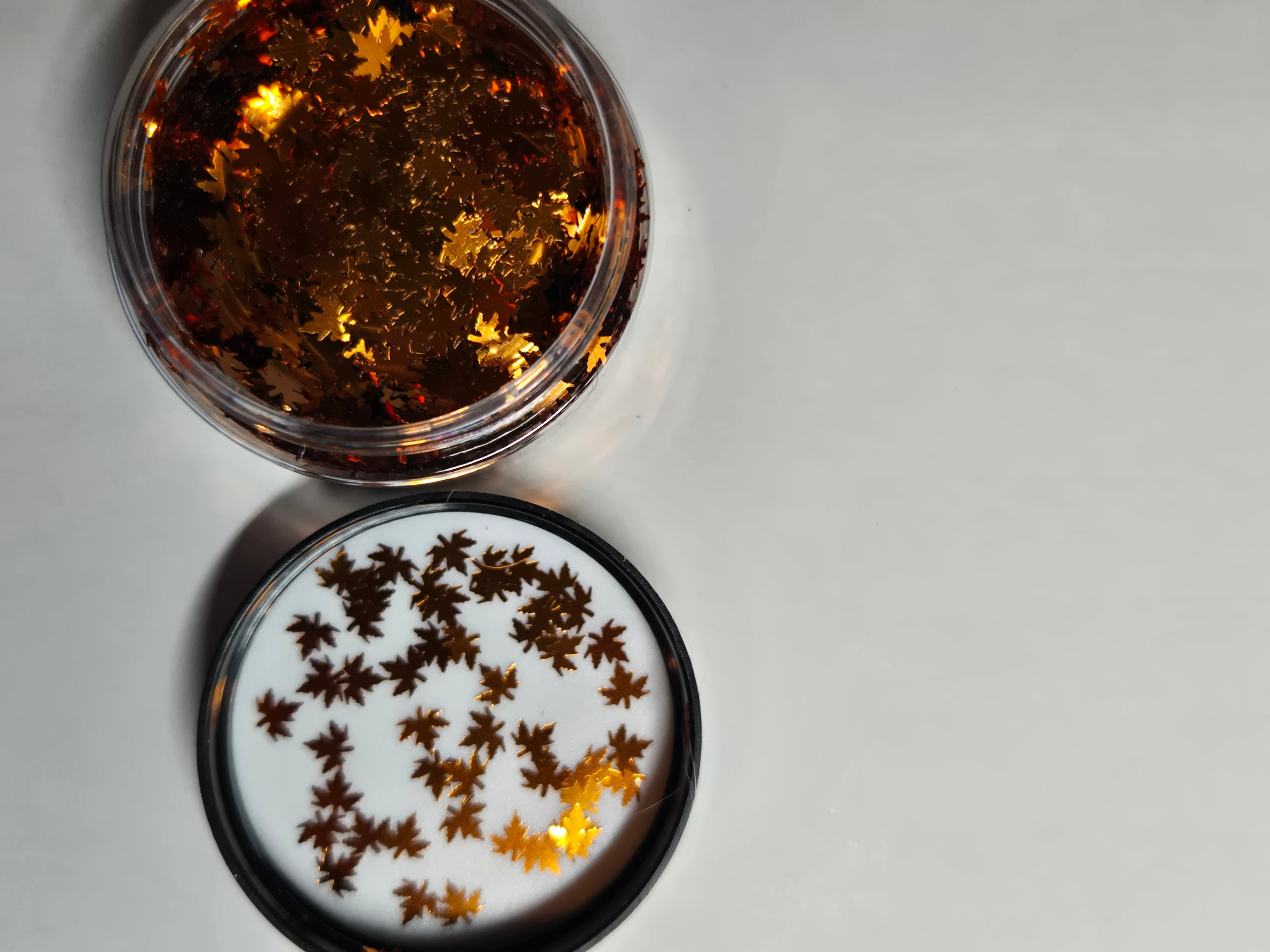 Leaf brown glitter shape